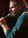 bradley-cooper-jackson-maine-a-star-is-born-radio-victoire.png (25 KB)